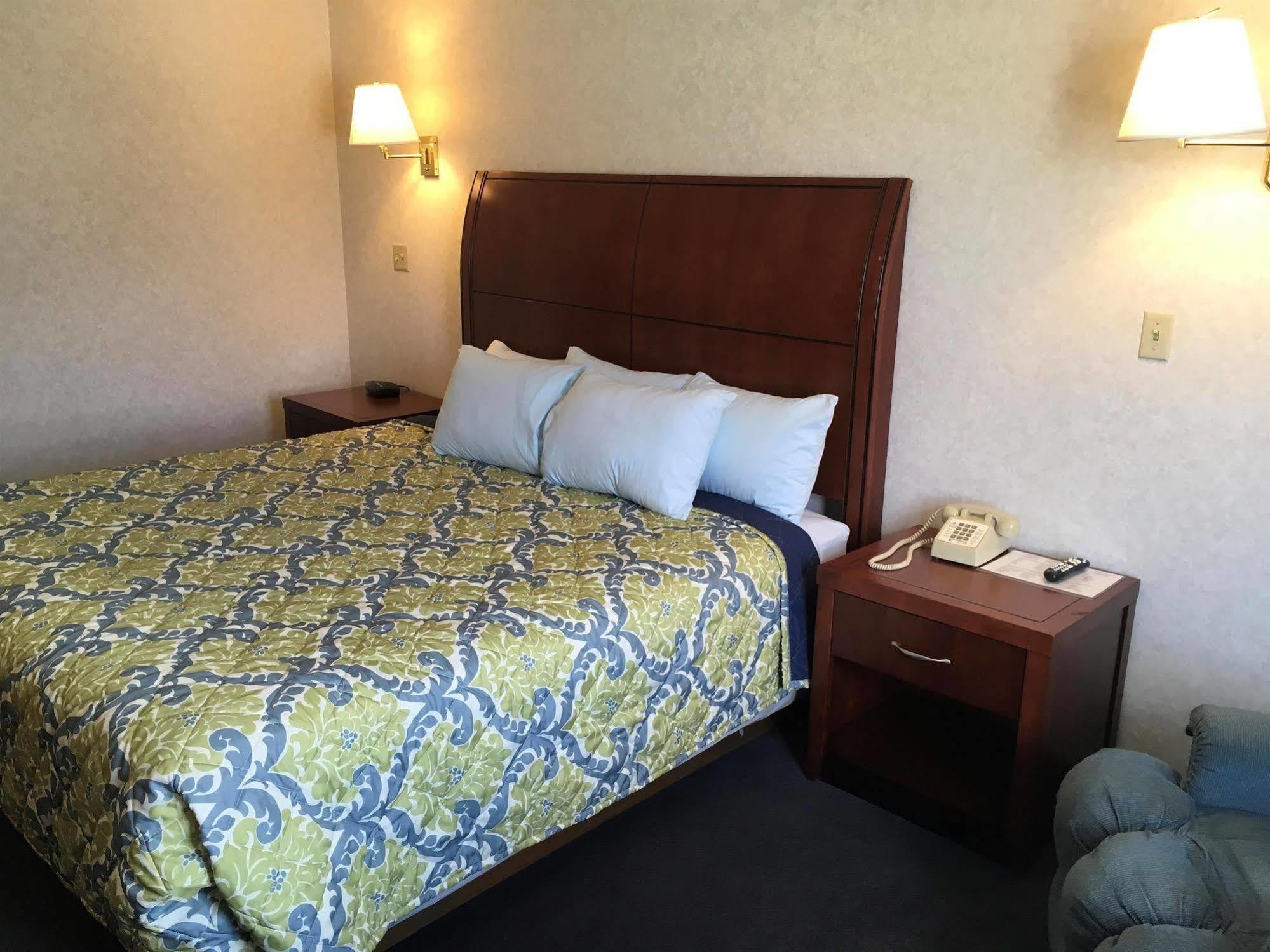 Americas Best Value Inn Of Decatur Exterior photo